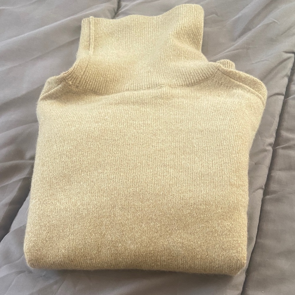 J. Crew Cashmere Sweater in Tan size extra extra small in excellent condition